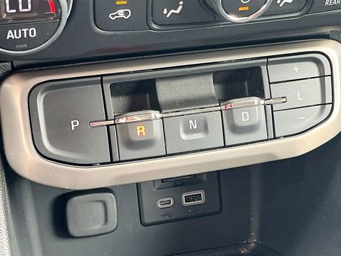 Used 2022 GMC Acadia Denali w/ Denali Ultimate Package AWD/4WD image 17