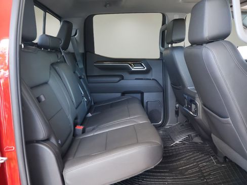 Used 2022 GMC Sierra 1500 Elevation w/ Elevation Premium Package AWD/4WD image 17