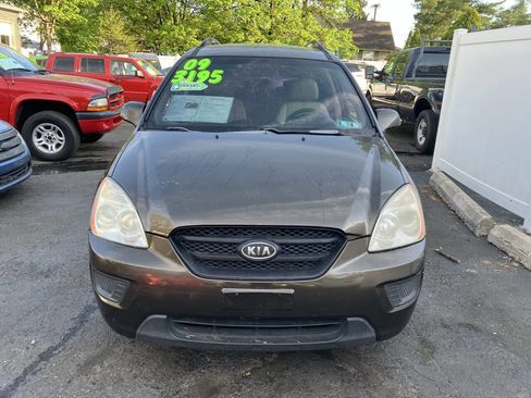 Used 2009 Kia Rondo LX image 3