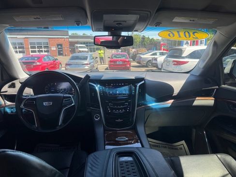 Used 2016 Cadillac Escalade 4WD image 28