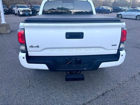 Used 2021 Toyota Tacoma Limited AWD/4WD image 7