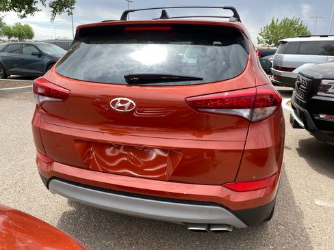 Used 2017 Hyundai Tucson Limited w/ Limited Ultimate Package 03 FWD image 3