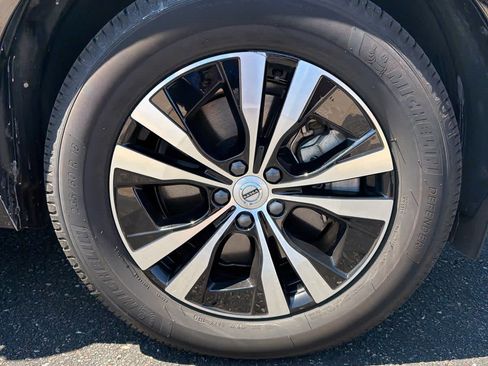 Used 2022 Volvo XC60 T8 Inscription Expression w/ Advanced Package AWD/4WD image 5