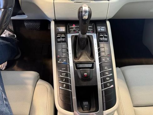 Used 2016 Porsche Macan Turbo AWD/4WD image 14