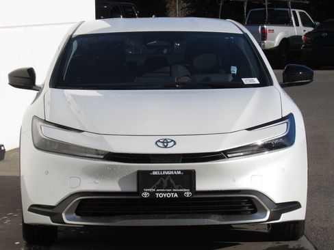 New 2026 Toyota Prius Plug-In Hybrid FWD image 3