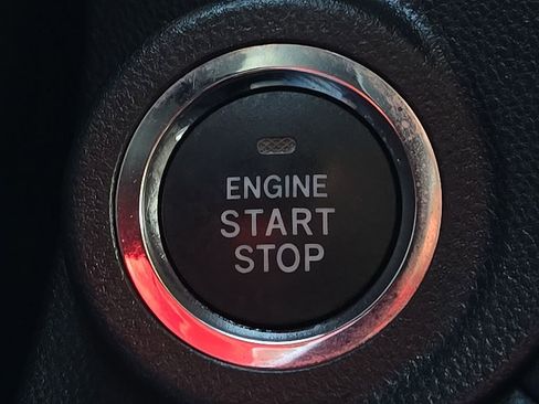 Used 2021 Subaru Outback Limited image 17