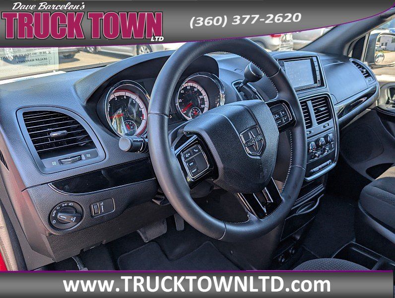 Used 2018 Dodge Grand Caravan SE FWD image 23