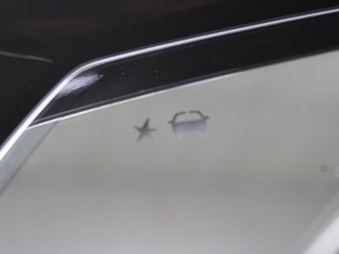 Used 2024 GMC Yukon XL SLT w/ SLT Luxury Package image 74