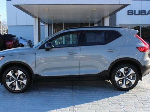 Used 2024 Volvo XC40 B5 Plus w/ Climate Package image 2