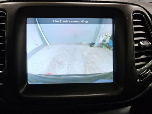 Used 2019 Jeep Compass Trailhawk AWD/4WD image 17