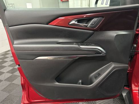 Used 2025 Chevrolet Traverse Z71 image 17