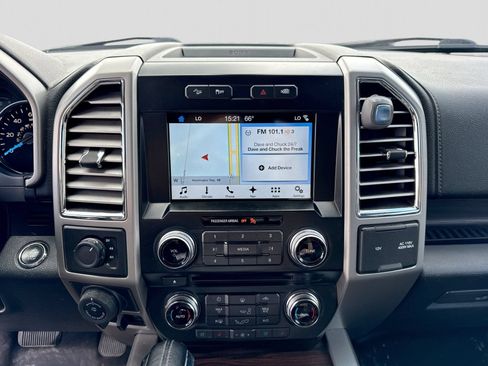 Used 2016 Ford F150 Lariat w/ Equipment Group 502A Luxury AWD/4WD image 19