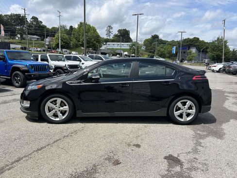 Used 2013 Chevrolet Volt w/ Enhanced Safety Package 2 FWD image 6