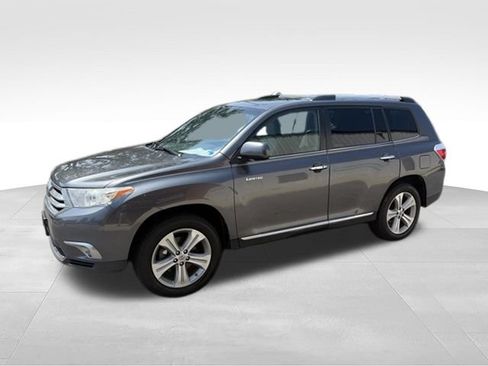 Used 2013 Toyota Highlander Limited AWD/4WD image 33