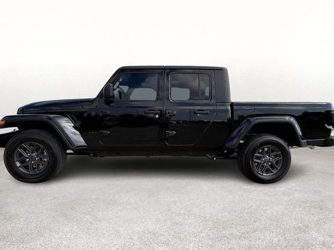 New 2025 Jeep Gladiator Sport image 7