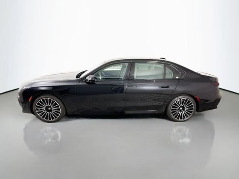 Used 2026 BMW 740i xDrive image 4