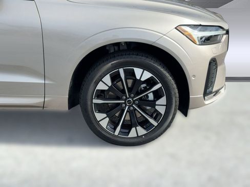 New 2026 Volvo XC60 B5 Plus w/ Climate Package image 12