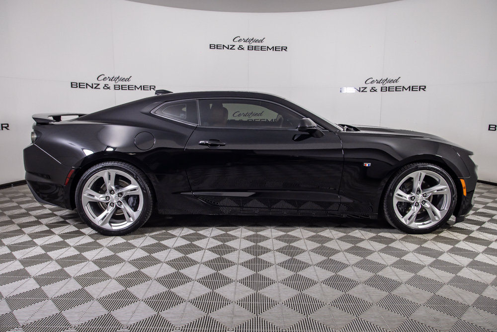 Used 2021 Chevrolet Camaro SS RWD image 17
