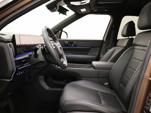 Used 2025 Hyundai Santa Fe Calligraphy AWD/4WD image 16