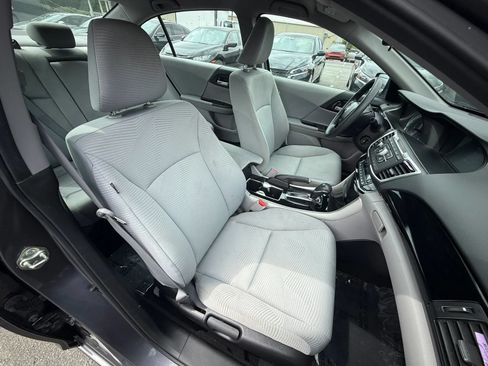 Used 2016 Honda Accord LX image 17