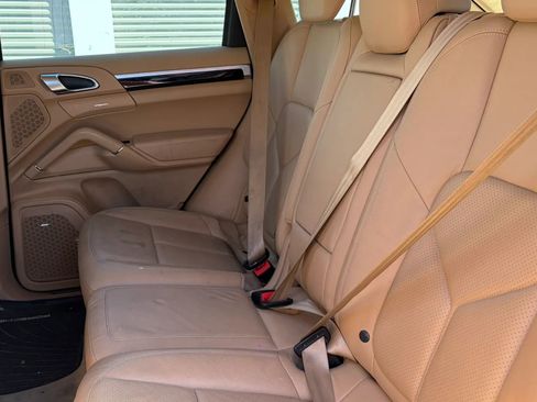 Used 2013 Porsche Cayenne Diesel w/ Convenience Pkg AWD/4WD image 11