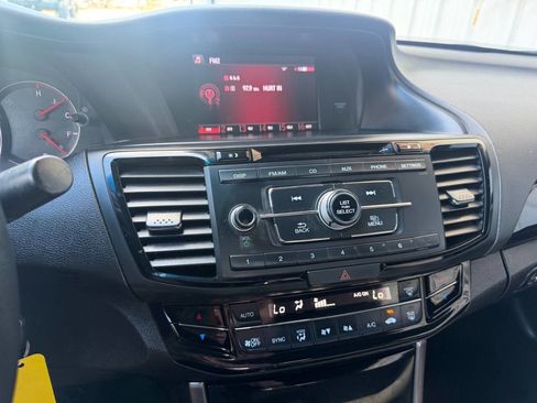 Used 2017 Honda Accord LX-S image 21
