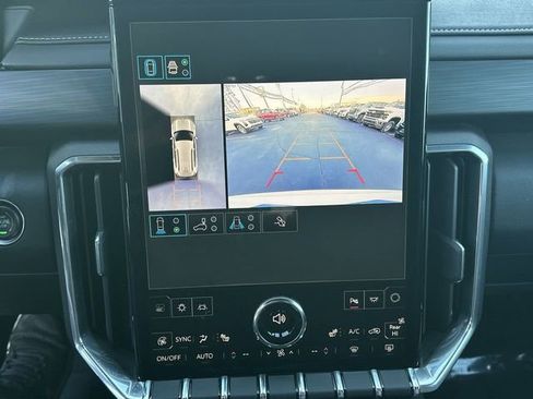 Used 2025 GMC Acadia Elevation image 15