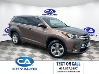 Used 2018 Toyota Highlander Limited FWD video 1