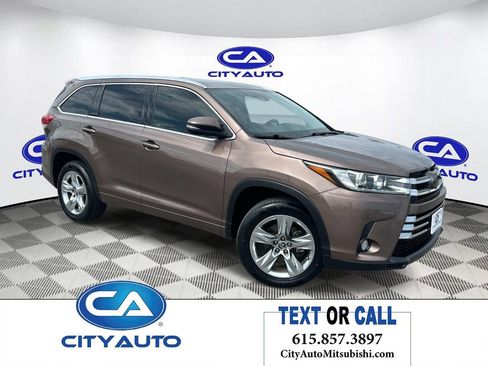 Used 2018 Toyota Highlander Limited FWD image 1