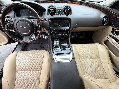 Used 2019 Jaguar XJ L Portfolio AWD/4WD image 9