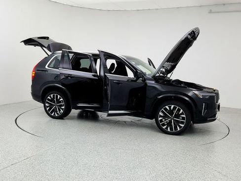 New 2026 Volvo XC90 B6 Plus w/ Protection Package image 10