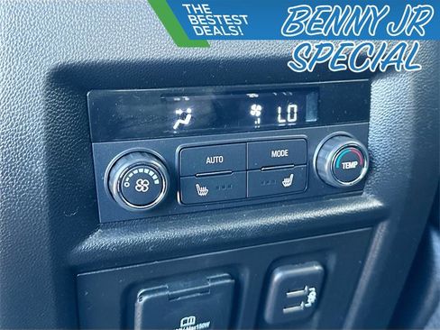 Used 2023 Chevrolet Traverse Premier image 26