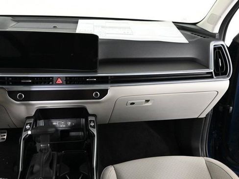 Certified 2025 Kia Sorento SX image 17