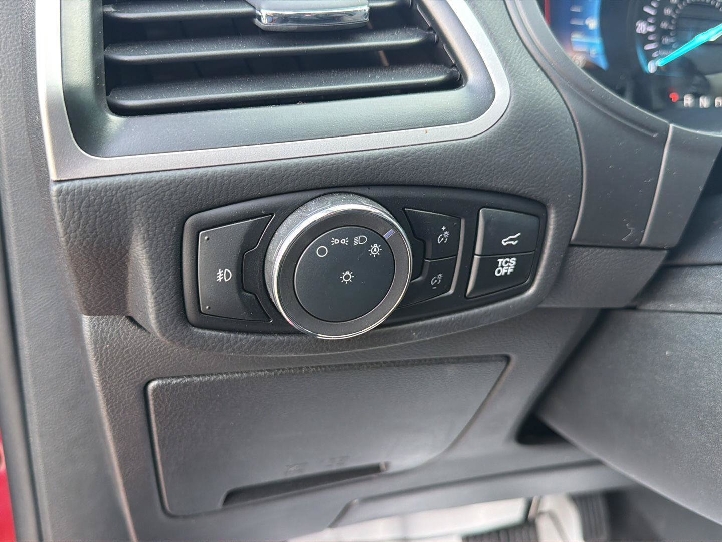 Used 2024 Ford Edge SEL w/ Convenience Package AWD/4WD image 12