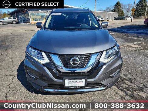 Certified 2019 Nissan Rogue SV w/ Sun & Sound Touring Package image 3