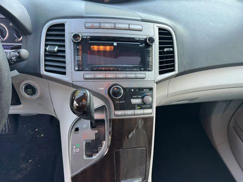 Used 2011 Toyota Venza w/ Convenience Pkg FWD image 16