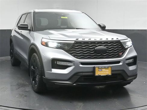 Certified 2021 Ford Explorer ST w/ ST Street Pack image 6