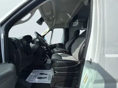 Used 2025 RAM ProMaster 2500 w/ Convenience Group image 13