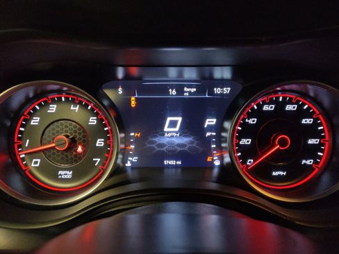 Used 2020 Dodge Charger SXT RWD image 23