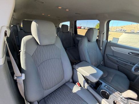 Used 2017 Chevrolet Traverse LT FWD image 15