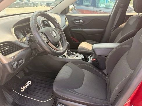 Used 2015 Jeep Cherokee Latitude FWD image 10