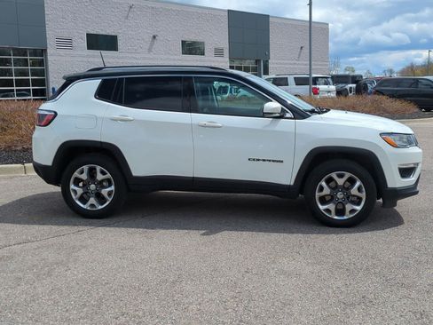 Used 2019 Jeep Compass Limited AWD/4WD image 9