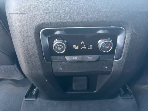 Used 2025 Chevrolet Tahoe LT RWD image 25