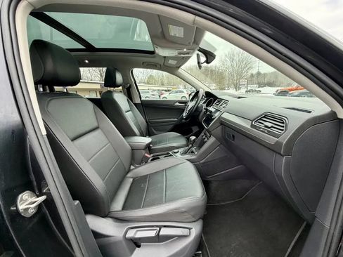 Used 2019 Volkswagen Tiguan SEL AWD/4WD image 18