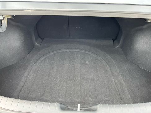 Used 2025 Hyundai Elantra SEL FWD image 28