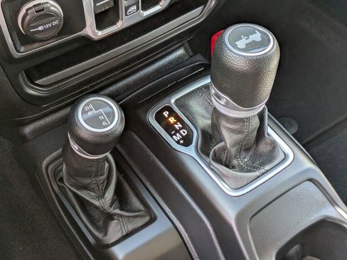 Used 2021 Jeep Wrangler Unlimited Sport S image 24