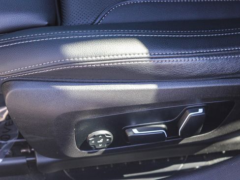 Used 2025 BMW 330i xDrive Sedan image 22