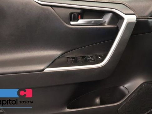 Used 2020 Toyota RAV4 Adventure AWD/4WD image 9
