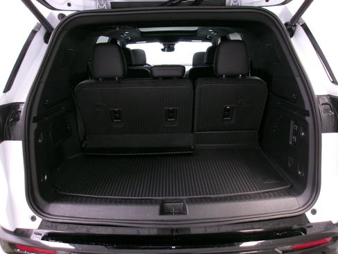 New 2026 Chevrolet Traverse High Country w/ LPO, Floor Liner Package image 13