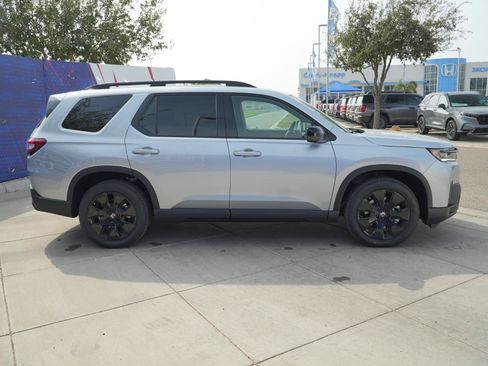 Used 2026 Honda Pilot Black Edition image 9